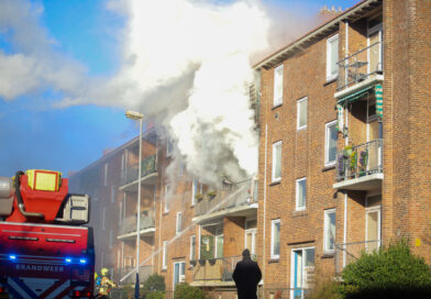 Veel schade na grote uitslaande brand in woning Den Helder